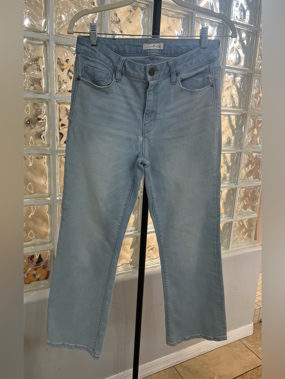 Unpublished Light Wash Women's Straight-Leg cropped Jeans size 28